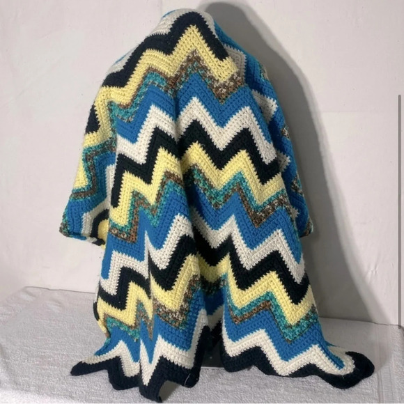 Vintage Handmade Crochet Blue Yellow Black Chevron Stripes Afghan  Throw Blanket - Picture 2 of 12